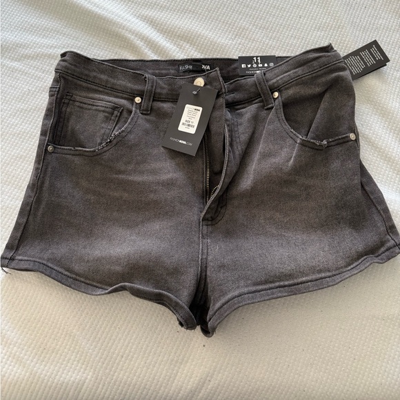Fashion Nova Dark Gray Jean Shorts - Picture 1 of 3